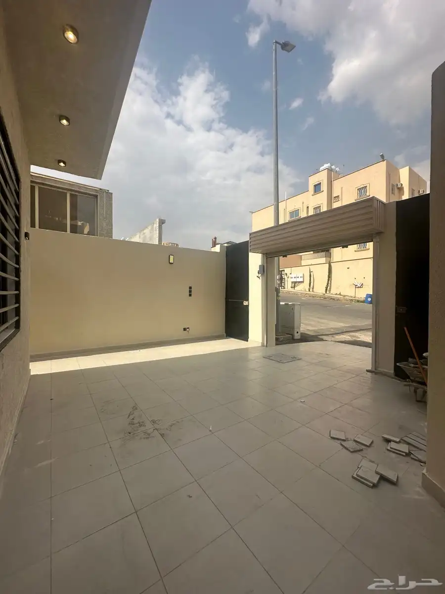 للبيع شقه دور ارضى بمدخل سياره بالمحاله ابها 4