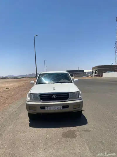 جيب لاندكروزر 2001 مع لوحه مميزه 0