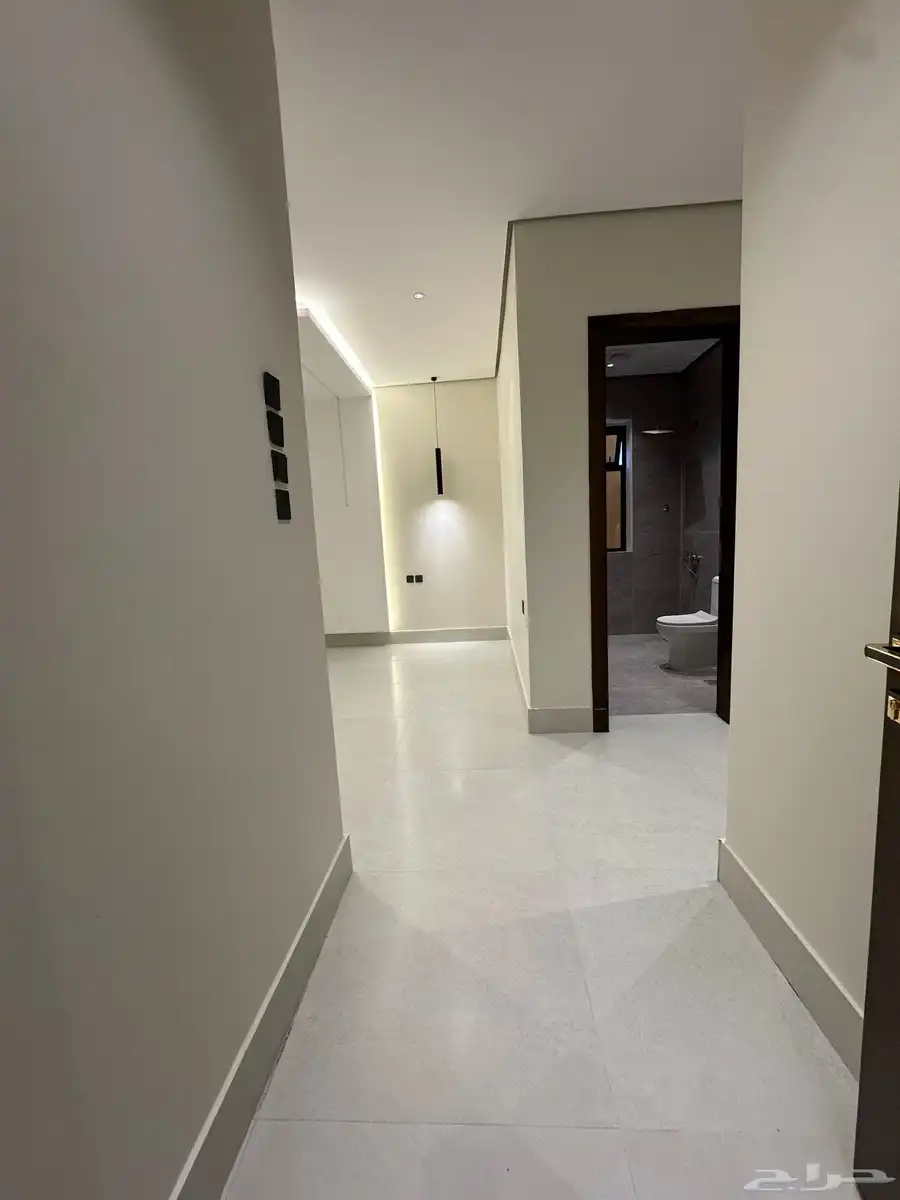 شقة للبيع دور اول مع سطح 22