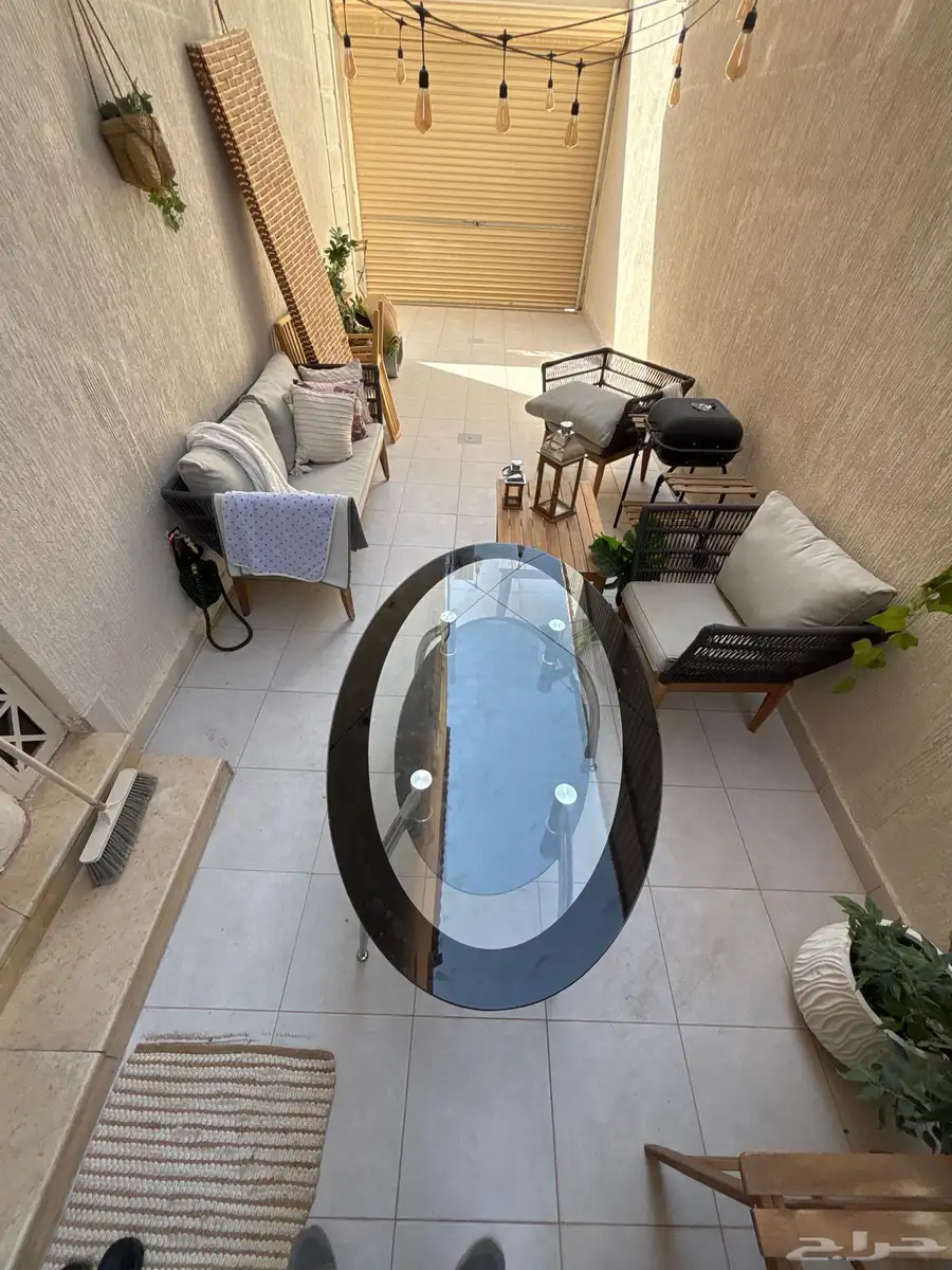 طاولة طعام 4