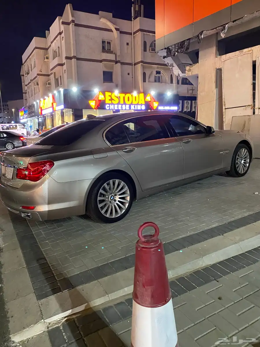 بي ام دبليو 2010 740 15