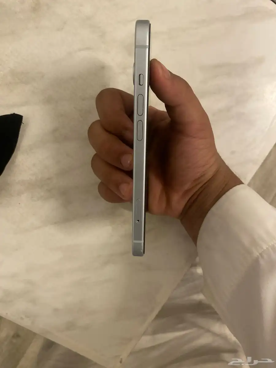 جوال نضيف ايفون 15عايدي 1