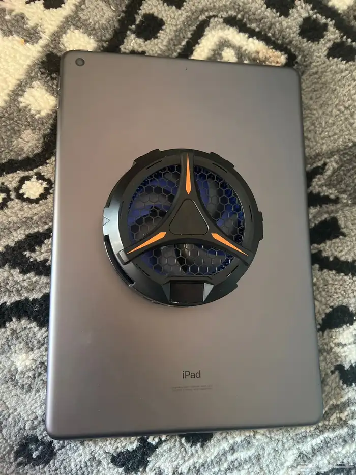 iPad الجيل التاسع 64 جيجا ال iPad ماله ثلاثة أسابيع معاي 0
