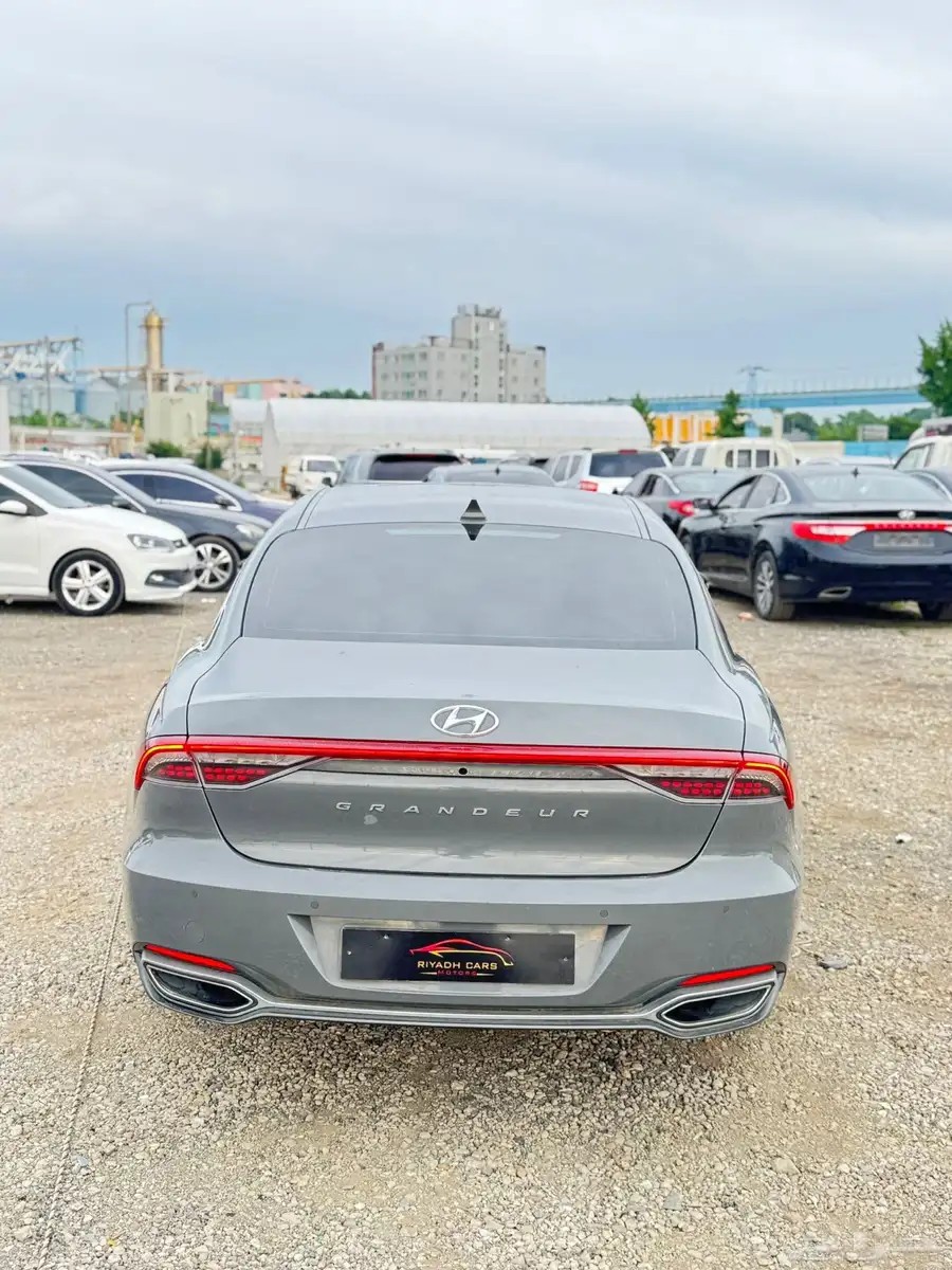 هيونداي ازيرا فل 2021 6V(بحاله ممتازه) 4