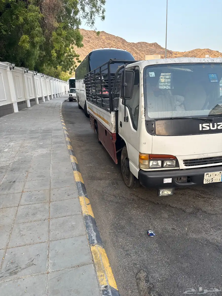 دينه للبيع موديل 2000 مفحوص مجدد قير مكينه شاص شرط 0