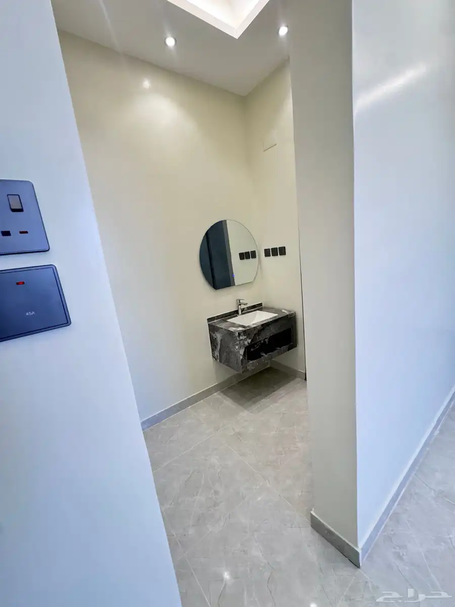 فرصه للبيع روف علوي مع الملحق تشطيبvipسعر620الف فقط 8