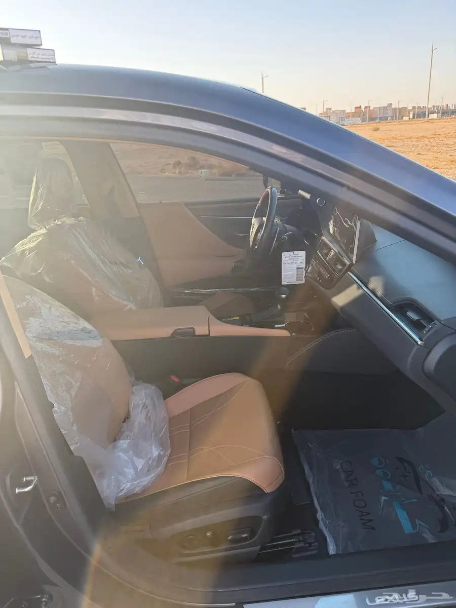 لكزسES 350عبداللطيف جميل 7