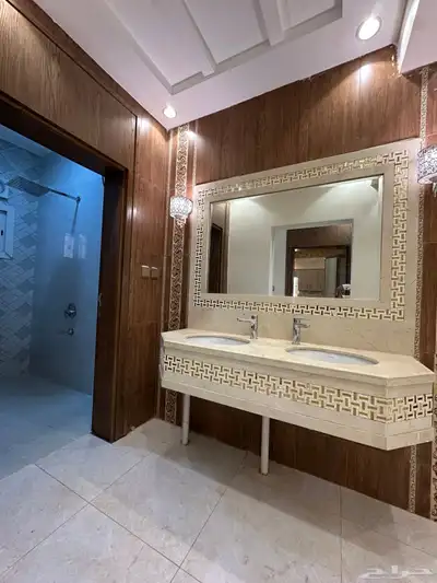 دور للبيع مشب و7غرف وحوش وسعر طيب لصامل 5