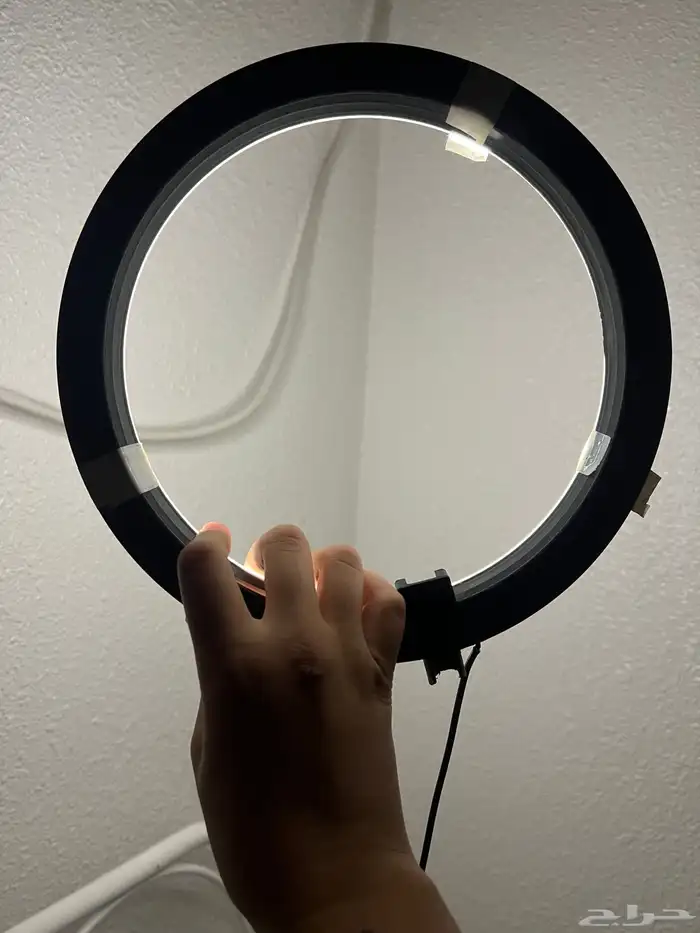 للبيع اضاءة دائرية ب3 الوان مستعمل وبسعر رخيص 1