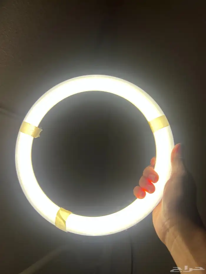 للبيع اضاءة دائرية ب3 الوان مستعمل وبسعر رخيص 3