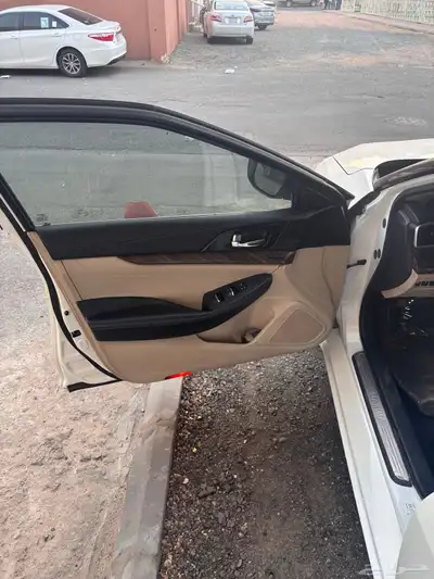نيسان مكسيما SR 10
