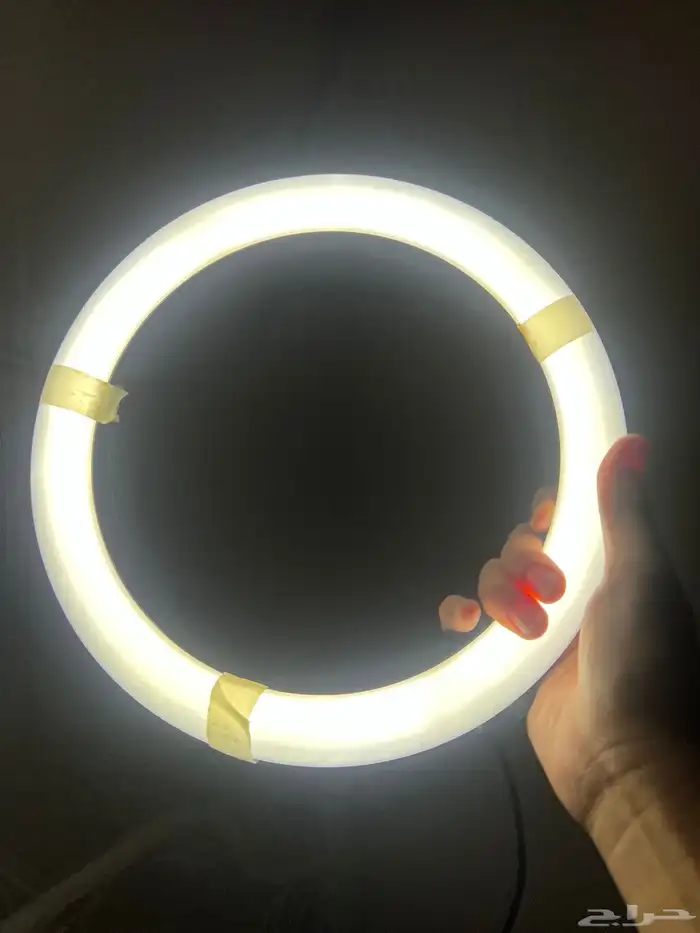 للبيع اضاءة دائرية ب3 الوان مستعمل وبسعر رخيص 4