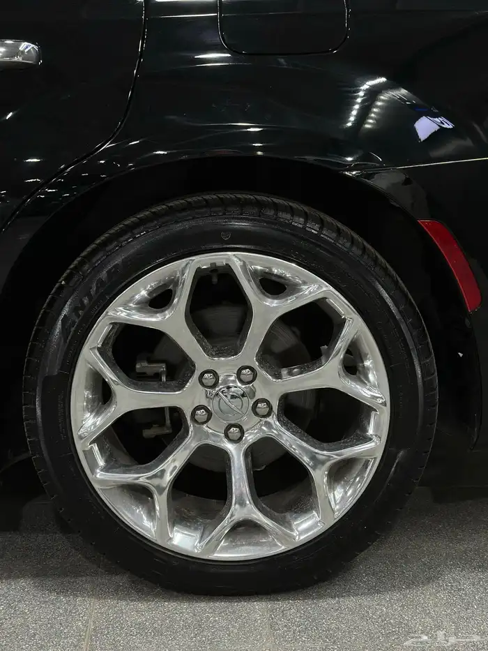 كرايزلر C300 اسود 2019 فئة LTD معرض(عبيد الرشيدي) 17