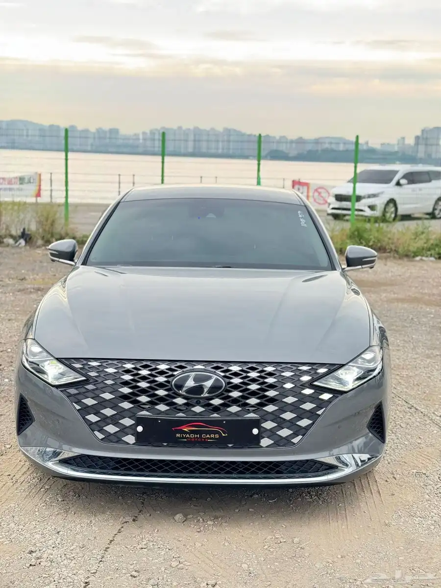 هيونداي ازيرا فل 2021 6V(بحاله ممتازه) 1