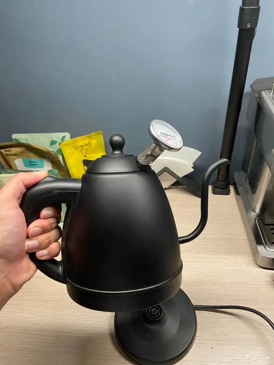 غلاية v60 كهربائيه مع مقياس 2