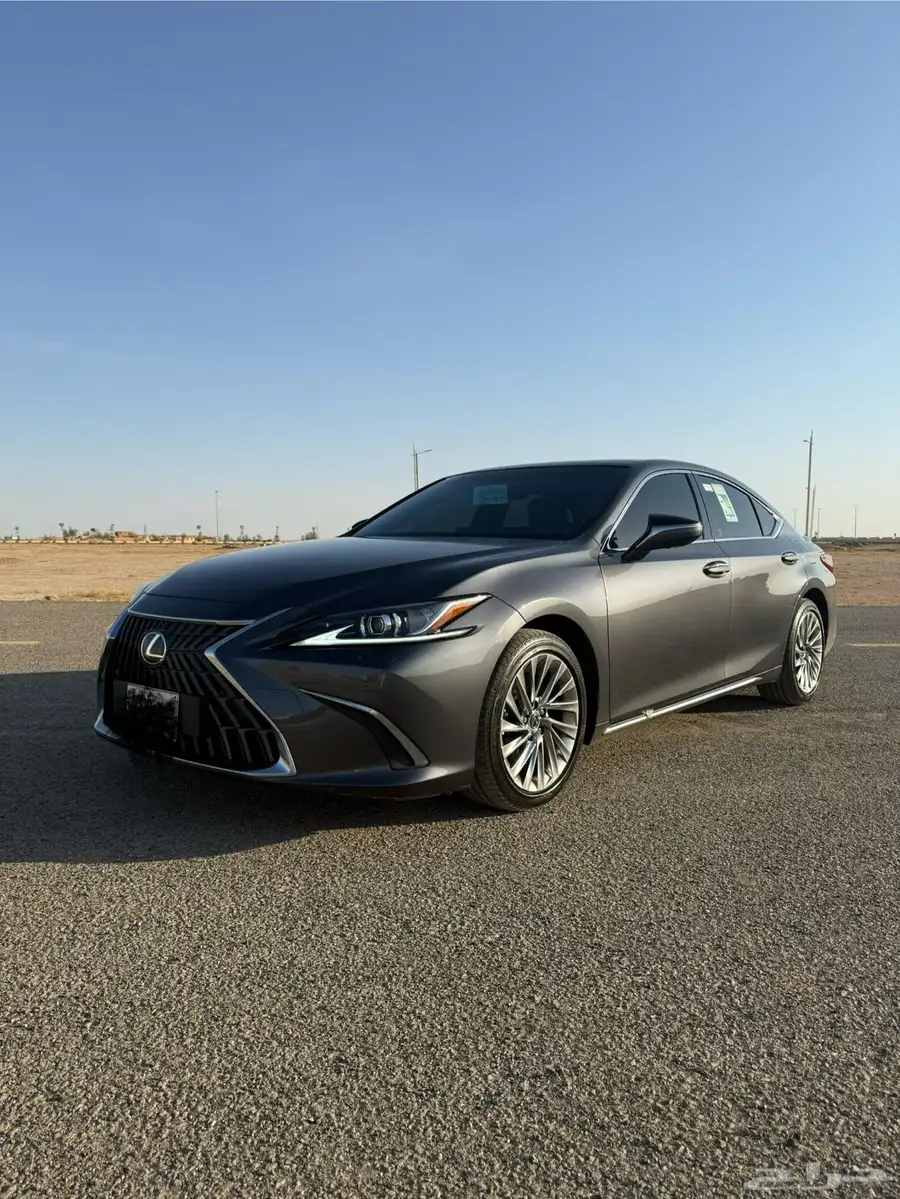 لكزسES 350عبداللطيف جميل 0
