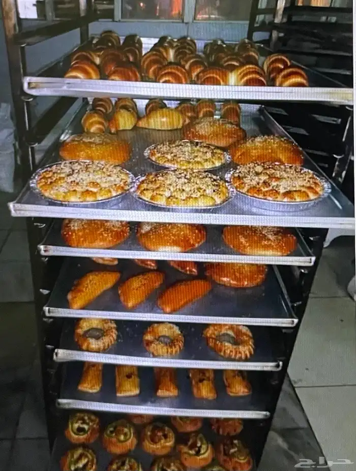 معلم حلويات يبحث عن عمل 3