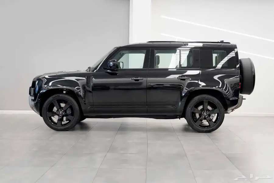 2025 Land Rover Defender P400 HSE X-Dynamic جديد اصفار 3