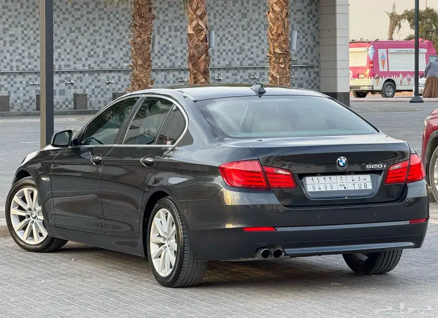 بي ام دبليو 520i 2013 index