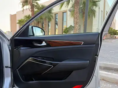 كيا كادينزا 2016 24