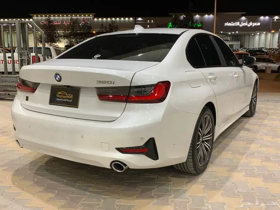 بي ام دبليو 320i موديل2021 index