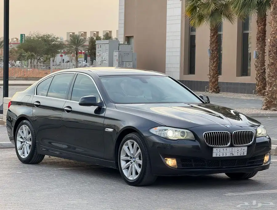 بي ام دبليو 520i 2013 index