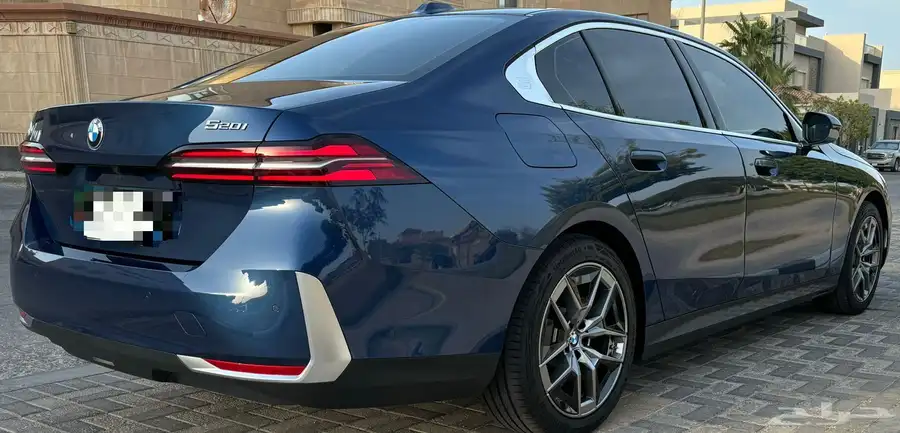 بي ام دبليو الفئه الخامسه 2024 520i ماشي8000 عقد صيانه60 5