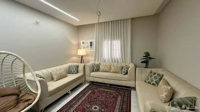 كنب وطاوله تلفزيون وشاشة تلفزيون للبيع 0