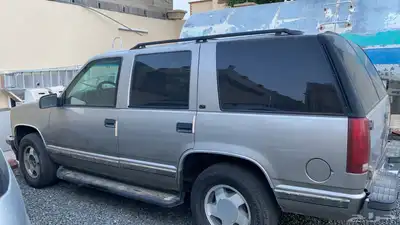تاهو 99 نضيف ممشاه موضح في الصور بدي وكاله مكينه قير وكاله 6
