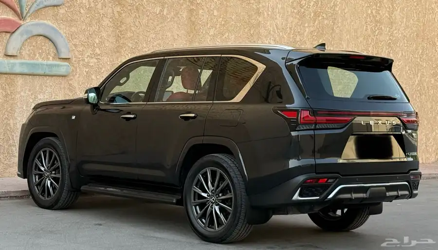 لكزس FSport 2022 12