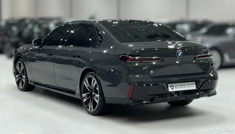 بي ام دبليو 740i M Kit موديل 2023 فل كامل مستعمل 5