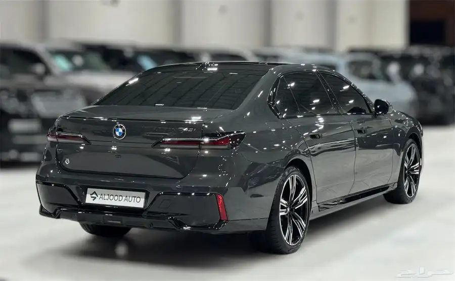 بي ام دبليو 740i M Kit موديل 2023 فل كامل مستعمل 4