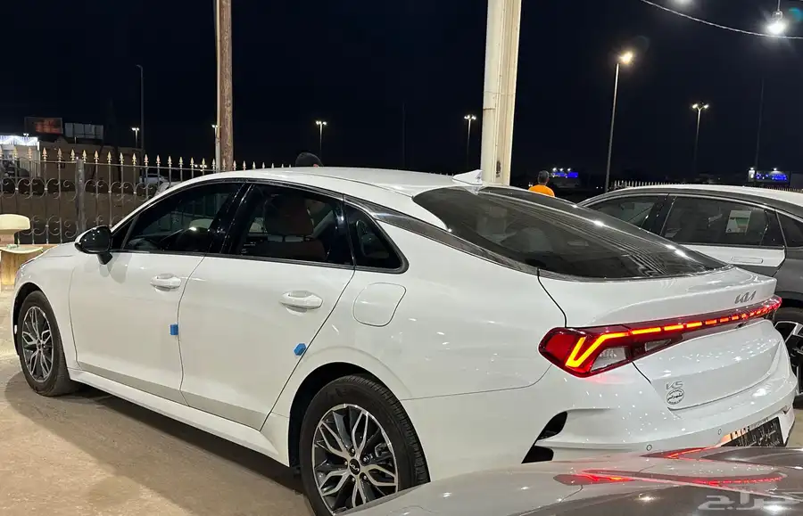 كيا K5 موديل 2023 ستاندر مطور بحالة الوكالة 6