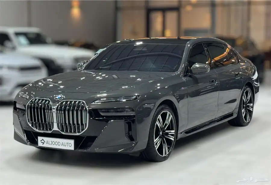 بي ام دبليو 740i M Kit موديل 2023 فل كامل مستعمل 1