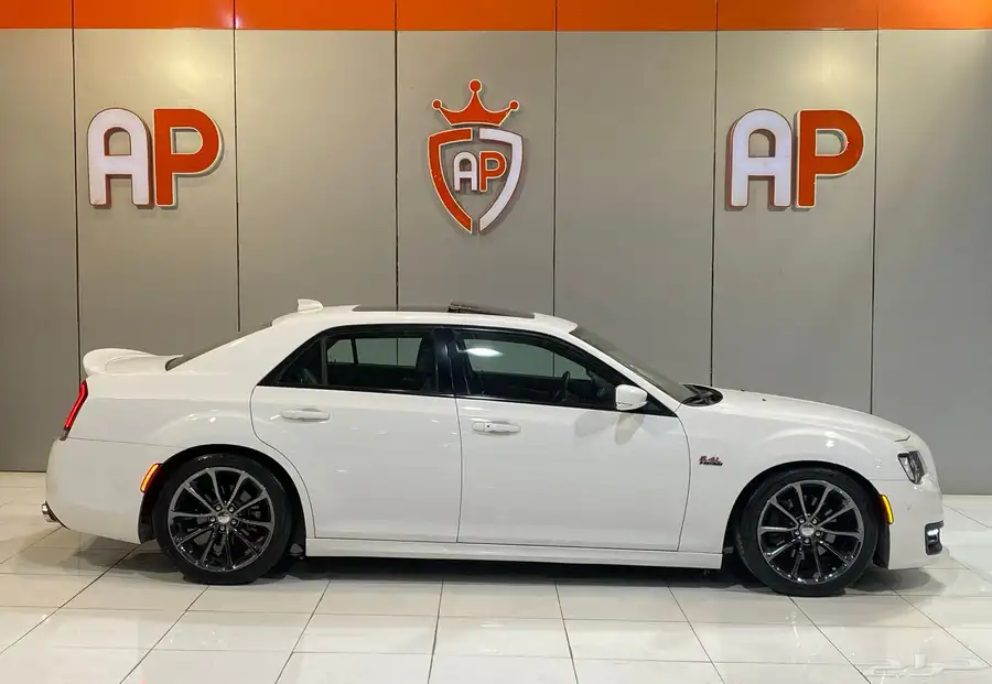 كرايسلر S300 2023 معدل خارجي SRT بحالة نظيفة 3