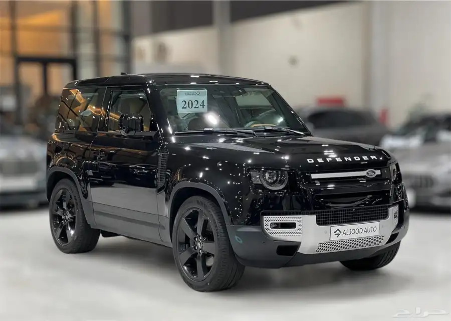 لاندروفر ديفندر 90 - HSE V6 موديل 2024 فل كامل سقف كشف جديد 2