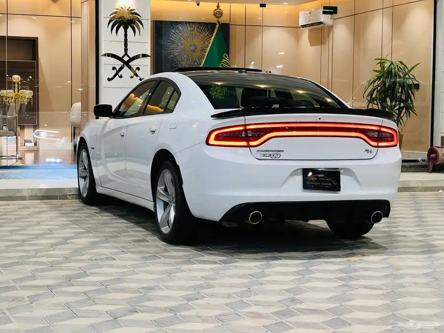 دودج تشارجر 2015 RT V8 بحاله ممتازه 4