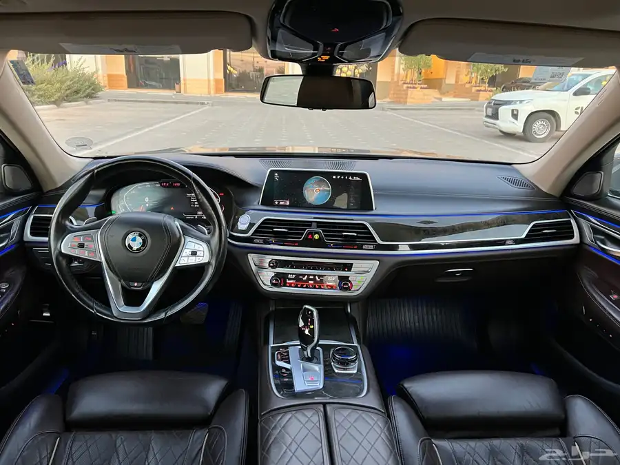 BMW 750Li 2020 فل كامل 13