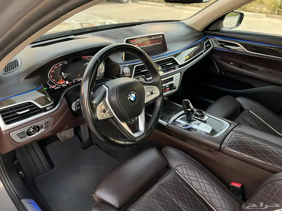 BMW 750Li 2020 فل كامل 12