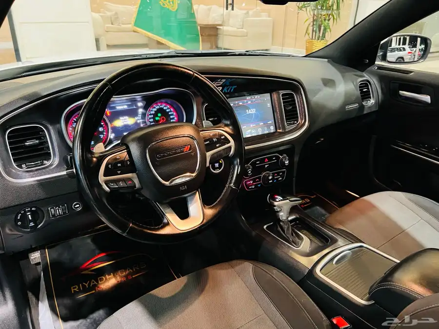 دودج تشارجر 2015 RT V8 بحاله ممتازه 6