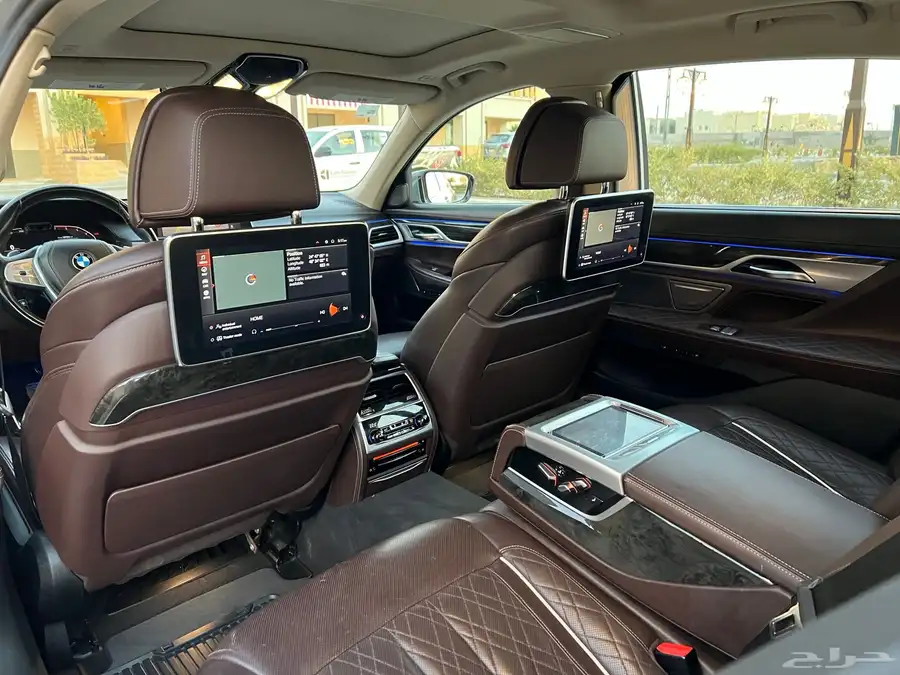 BMW 750Li 2020 فل كامل 23
