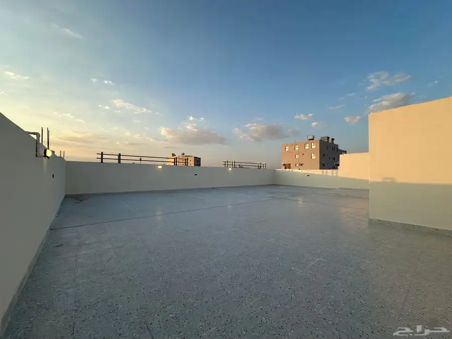 شقة للبيع دور اول مع سطح 28