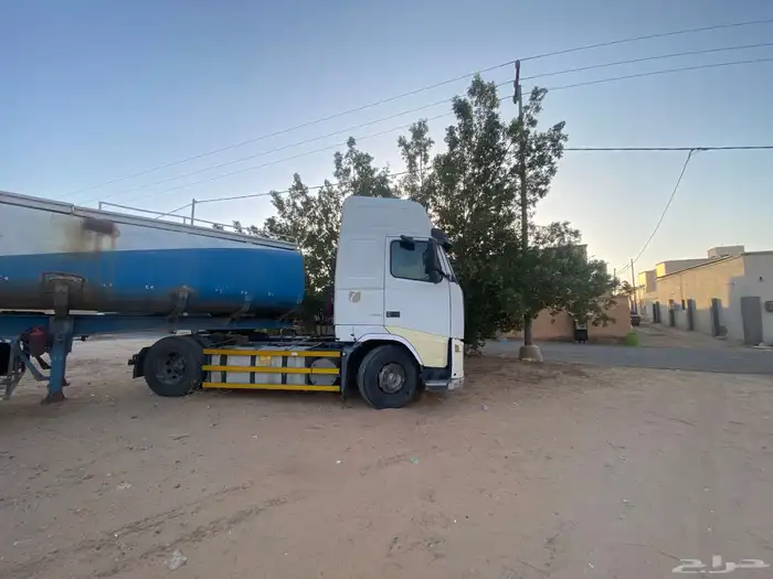 شاحنة Volvo المدير 2004 الطراز 420 قير توماتيك مكيف شغالل 5