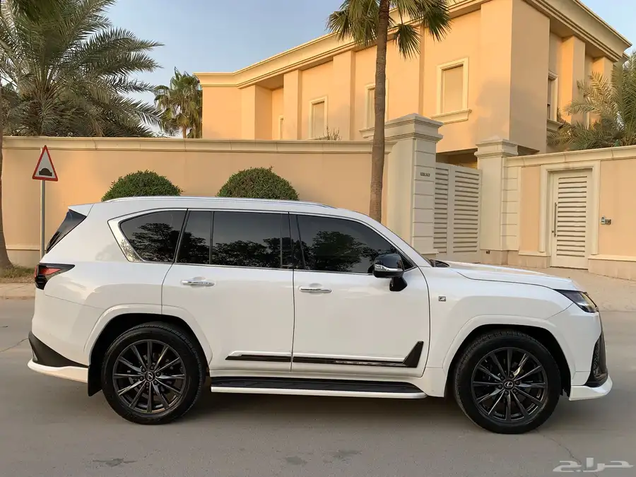 لكزس 2022 LX600 F فل كامل index