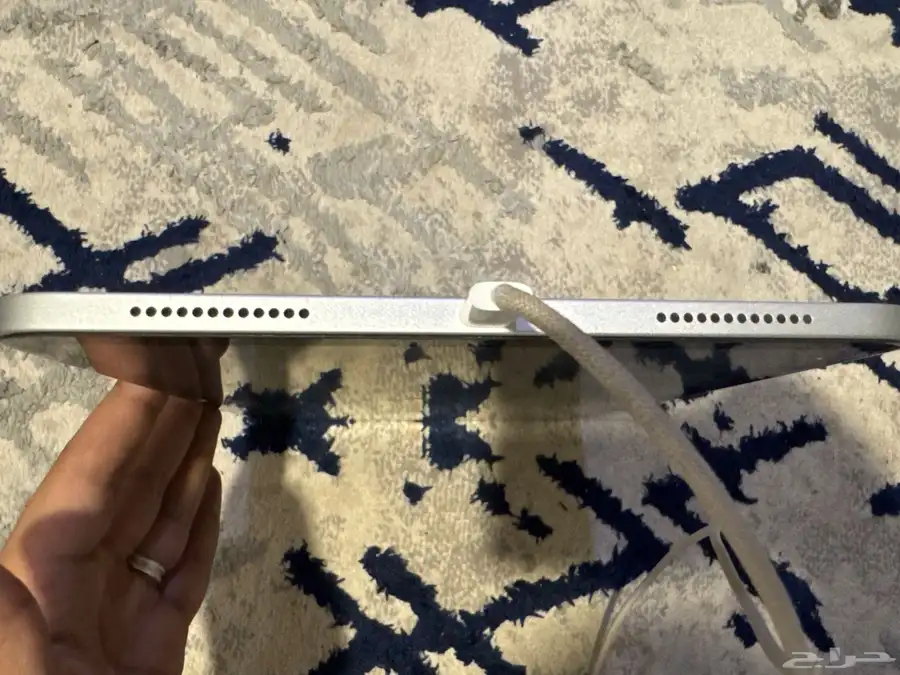 الجيل العاشر الجهاز جدا  نظيف ولا يوجود خدش واحد معهiPadOS 2