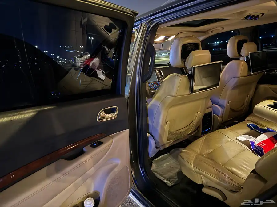 دودج دورانجو نظيف V8 24