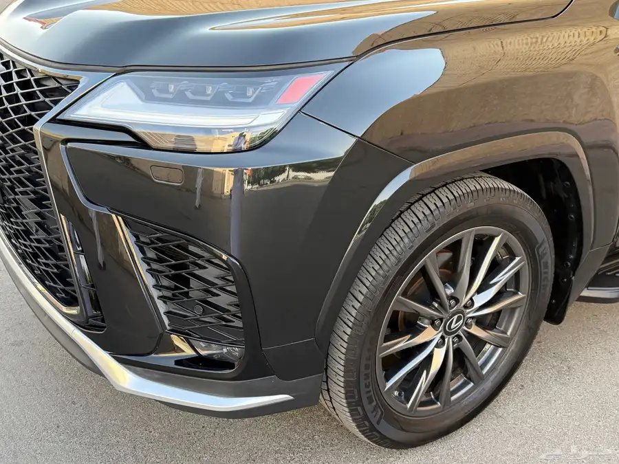 لكزس FSport 2022 4