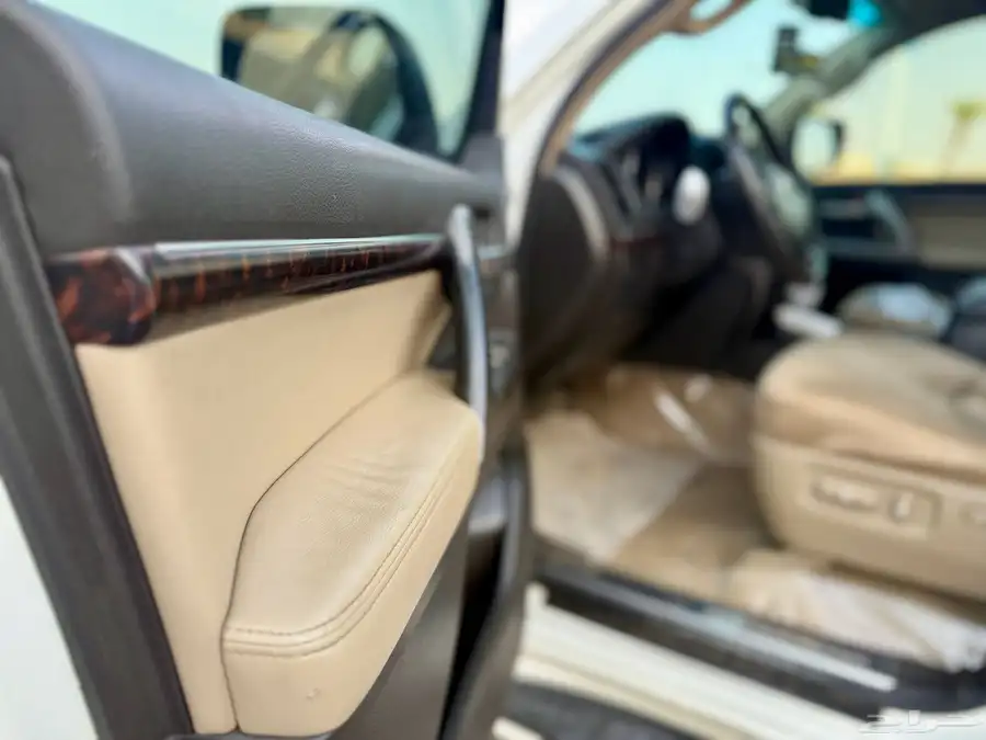 لاندكروزر 2010 VXR فل كامل نظييف 15