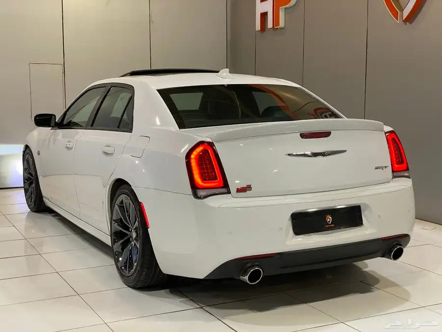 كرايسلر S300 2023 معدل خارجي SRT بحالة نظيفة 6