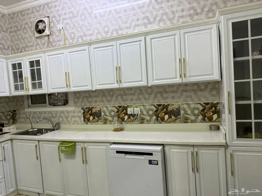 مطبخ شبه جديد 1